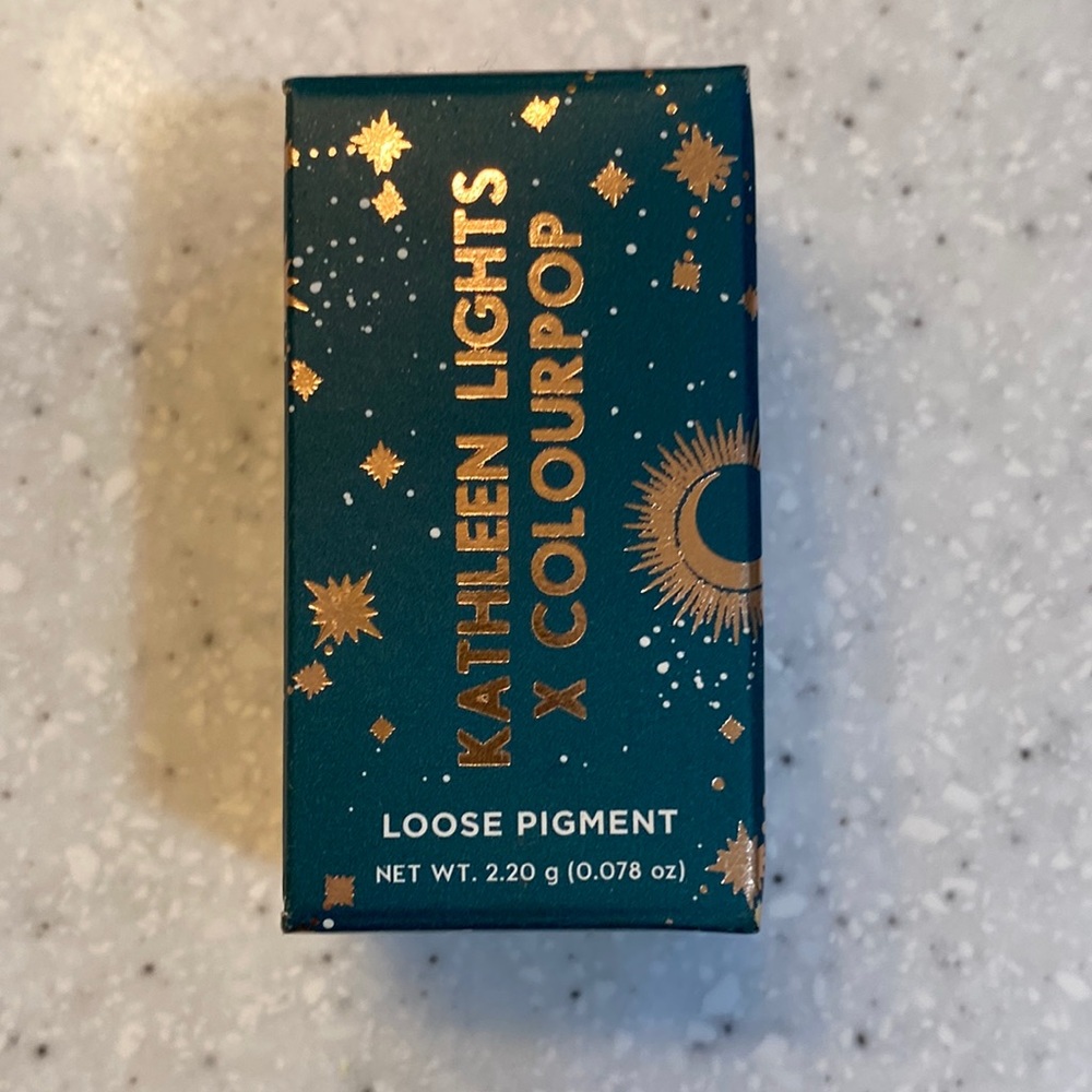 Colourpop loose pigment in the shade The Scales